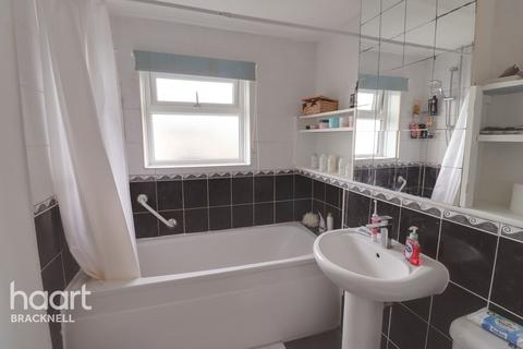 18 Appledore, Bracknell, RG12 8QY