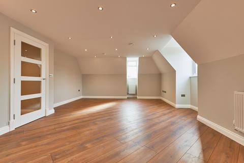 3 bedroom apartment for sale, Buttermere Court 126, Holders Hill Road, London, NW4