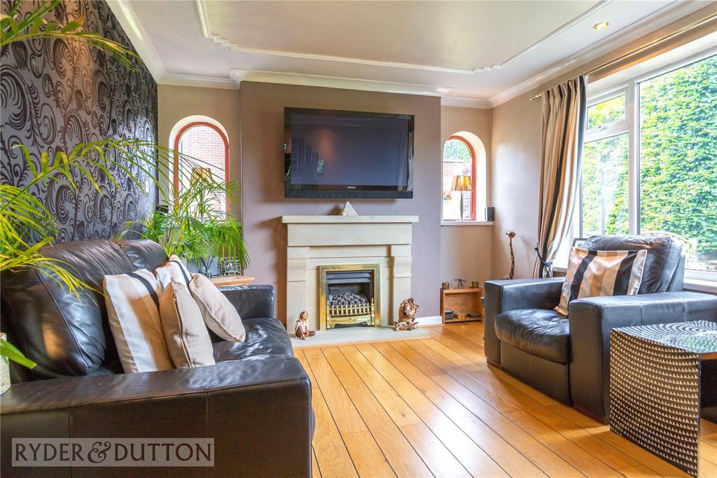 Mill Brow, Chadderton, Oldham, OL1 4 bed detached house £1,400 pcm (£