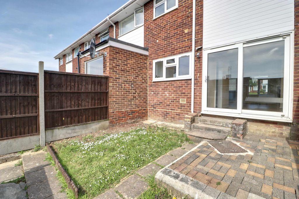 Fabian Close, Basingstoke RG21 8XQ 3 bed terraced house for sale £270,000
