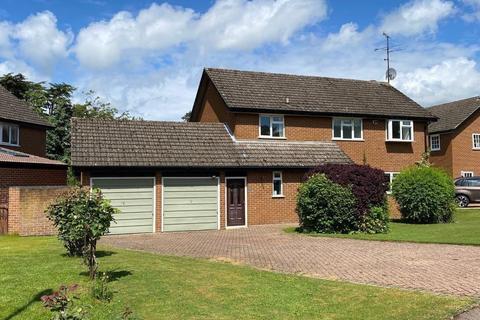 4 bedroom detached house for sale - Squires Walk, Spinney Hill, Northampton NN3 6AL