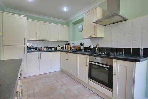3 bedroom chalet for sale - GUIDE PRICE £300,000 - £325,000! BEAUTIFUL KITCHEN! A MUST SEE!