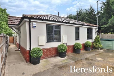 2 bedroom bungalow for sale - Westway, Chelmsford, CM1