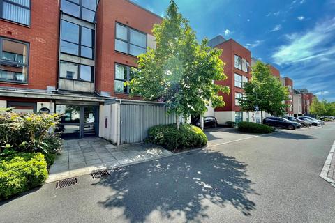24 Paxton Drive, Bristol, BS3 2BE