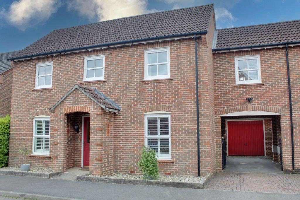 Rowner Crescent, Sherfield Park... 4 bed link detached house £525,000
