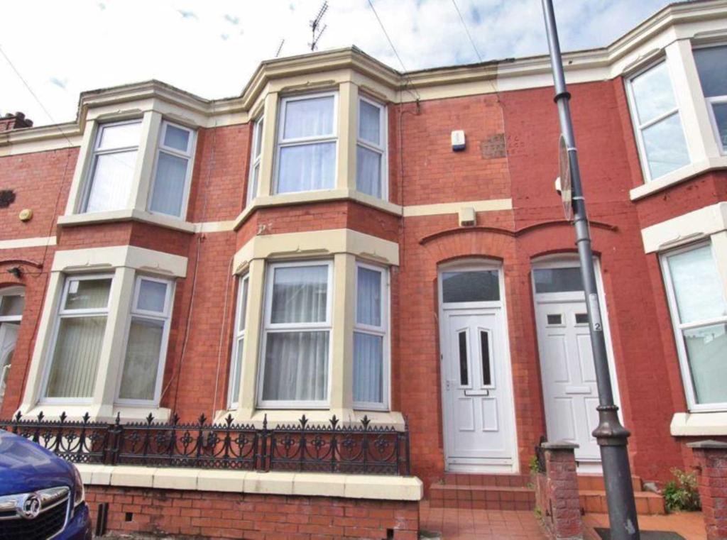 Albert Edward Road, Liverpool 4 bed terraced house £390 pcm (£90 pw)