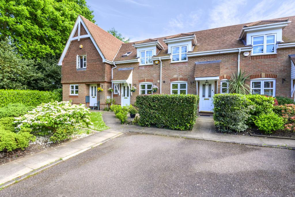 Rowley Close, Pyrford, Woking, GU22 2 bed terraced house £475,000