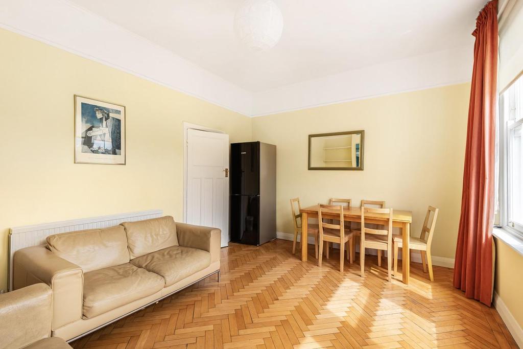 Ritherdon Road, Balham 3 bed £600,000