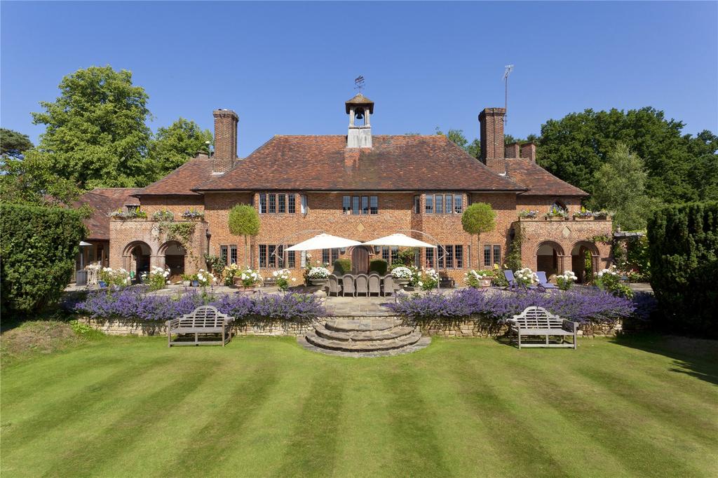 Westerham Road, Oxted, Surrey, RH8 6 bed detached house for sale £