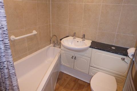 2 bedroom terraced house to rent, Lucy Street, Barrowford, BB9