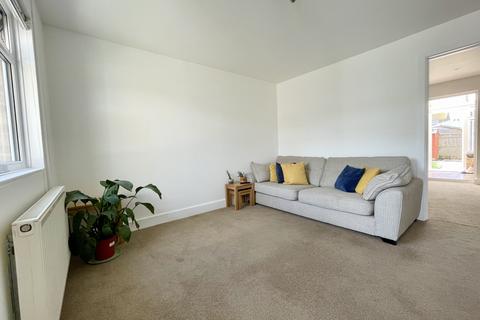 29 Badlesmere Road, Eastbourne, BN22 8TL