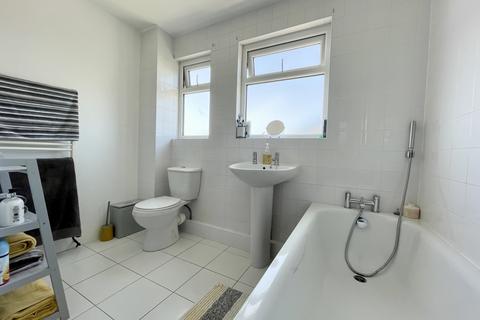 29 Badlesmere Road, Eastbourne, BN22 8TL