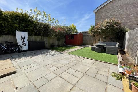 29 Badlesmere Road, Eastbourne, BN22 8TL