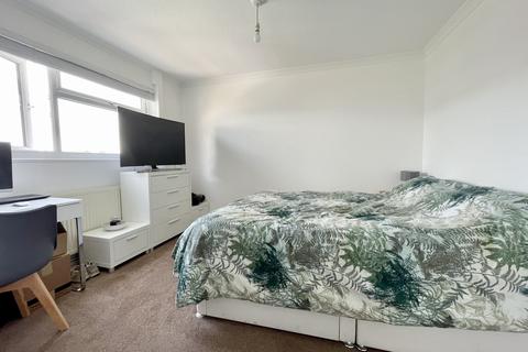 29 Badlesmere Road, Eastbourne, BN22 8TL