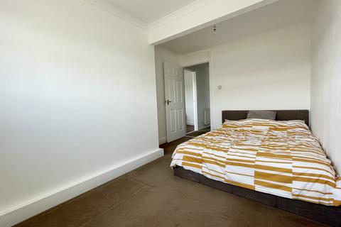 29 Badlesmere Road, Eastbourne, BN22 8TL
