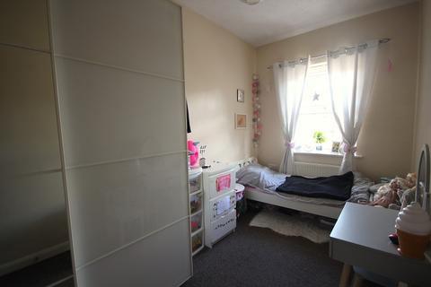 2 bedroom flat for sale - Lion Court, Northampton, Northamptonshire. NN4 8GR