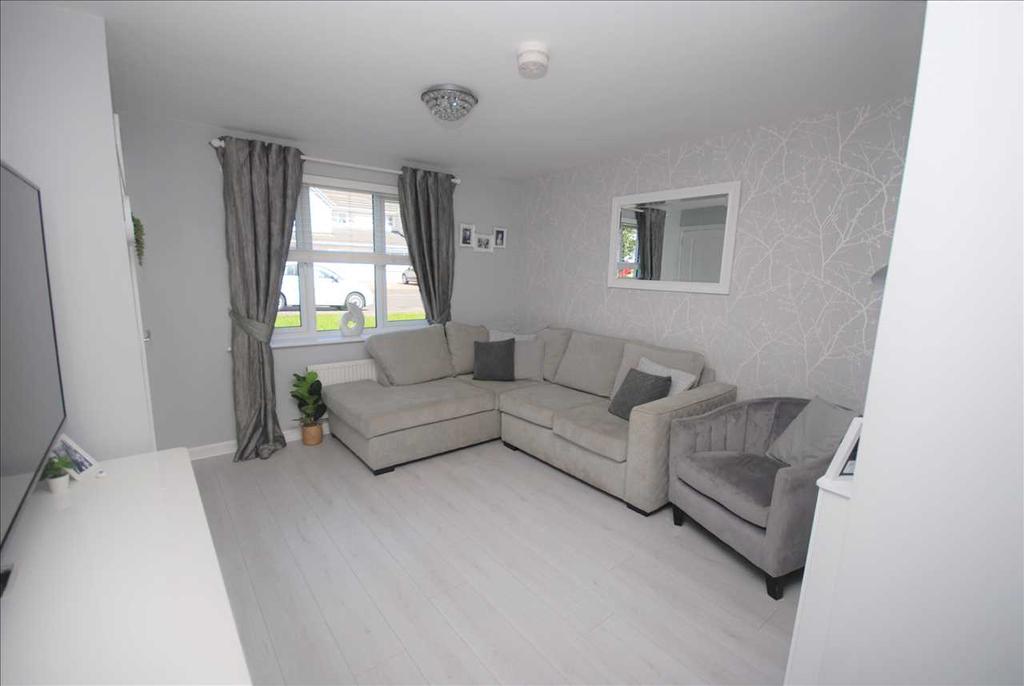 Gooding Crescent, Stevenston 3 bed semidetached house £178,000