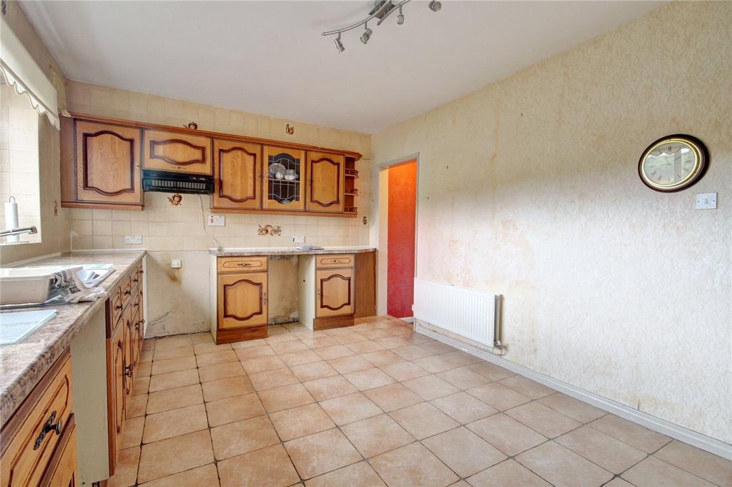 Hamilton Row, Waterhouses, Durham, DH7 3 bed terraced house £120,000