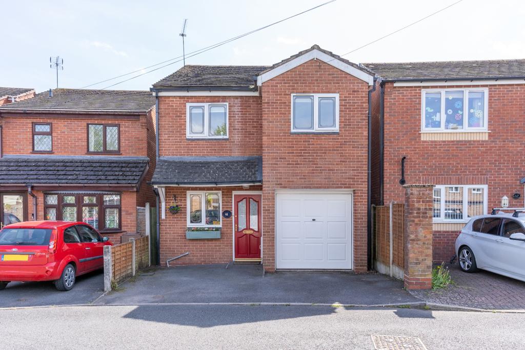 The Buckleys, Alvechurch, B48 7NF 3 bed detached house £325,000