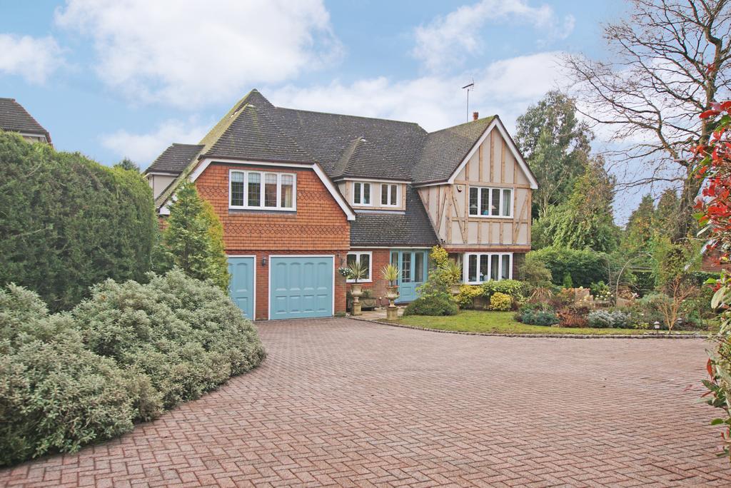 White House Drive, Barnt Green, B45 8HF 5 bed detached house £1,150,000