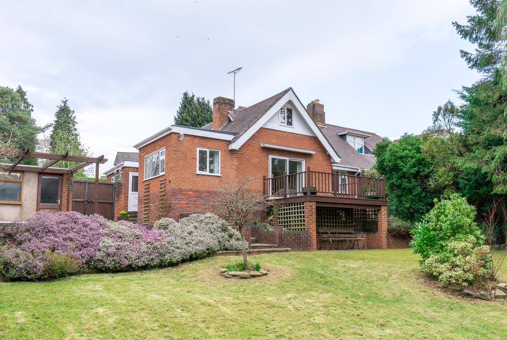 Dormer Bungalow on Ten Ashes Lane, Cofton Hackett, B45 8PE 3 bed semidetached bungalow £475,000