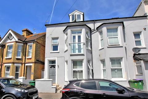 3 Arthur Road, Hythe, CT21 6DX