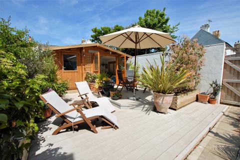 3 Arthur Road, Hythe, CT21 6DX