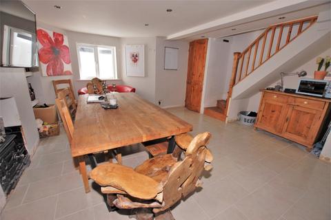 3 Arthur Road, Hythe, CT21 6DX