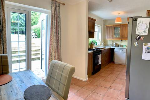 2 Helmdon Road, Northampton, NN2 8JT