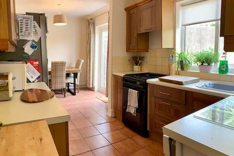 2 Helmdon Road, Northampton, NN2 8JT