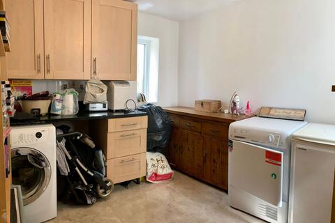 2 Helmdon Road, Northampton, NN2 8JT