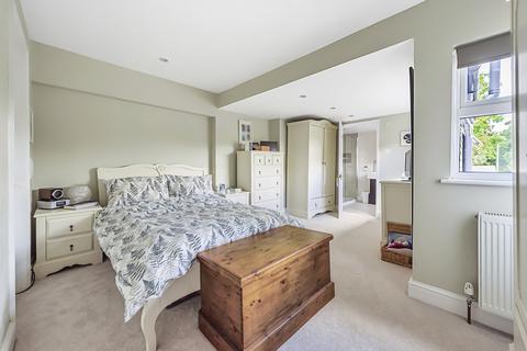 2, Dorothy Cottages Steels Lane, Oxshott, Leatherhead, KT22 0RD