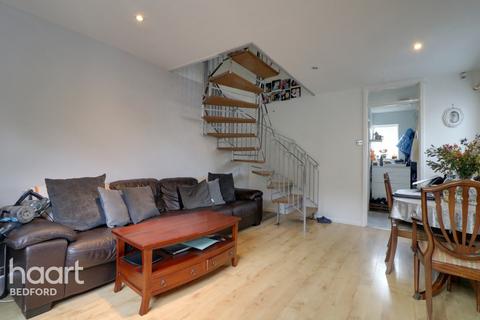 18 Alburgh Close, Bedford, MK42 0HE