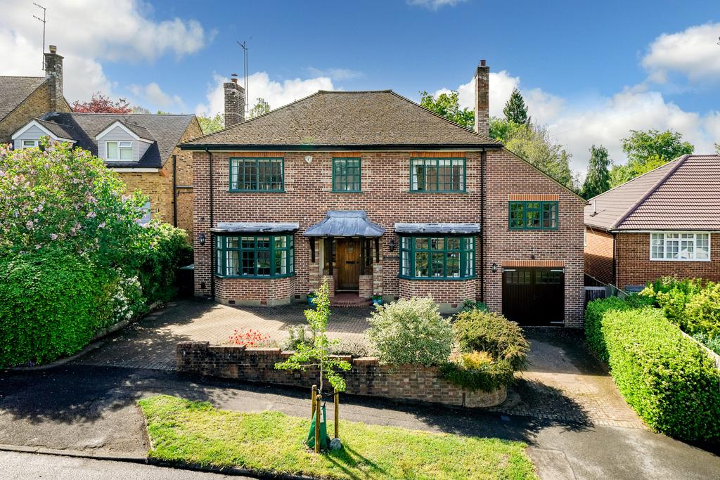 Hall Park Hill, Berkhamsted HP4 5 bed detached house £1,575,000