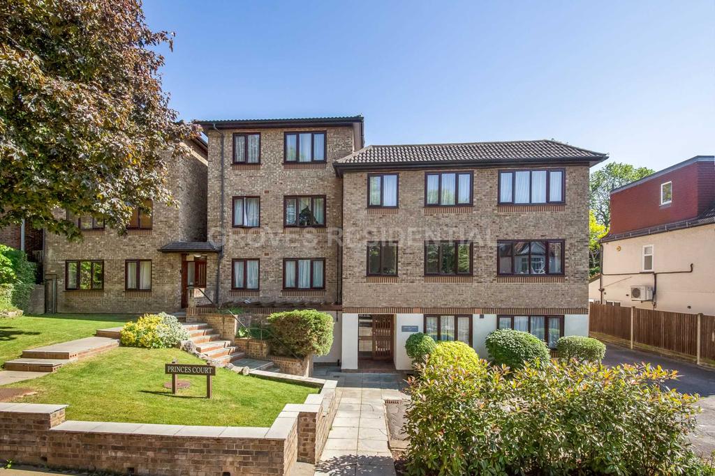 Dukes Avenue, New Malden 2 bed flat £395,000