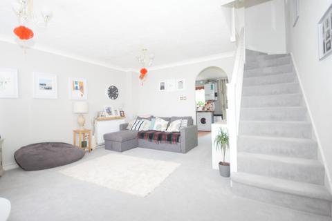 3 bedroom end of terrace house to rent, Clovelly Close, Pinner HA5