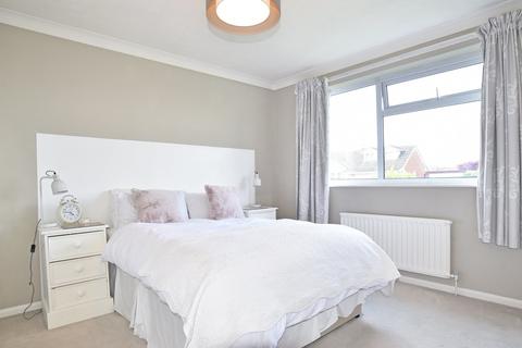 3 bedroom detached bungalow for sale - Larkfield Road, Harrogate