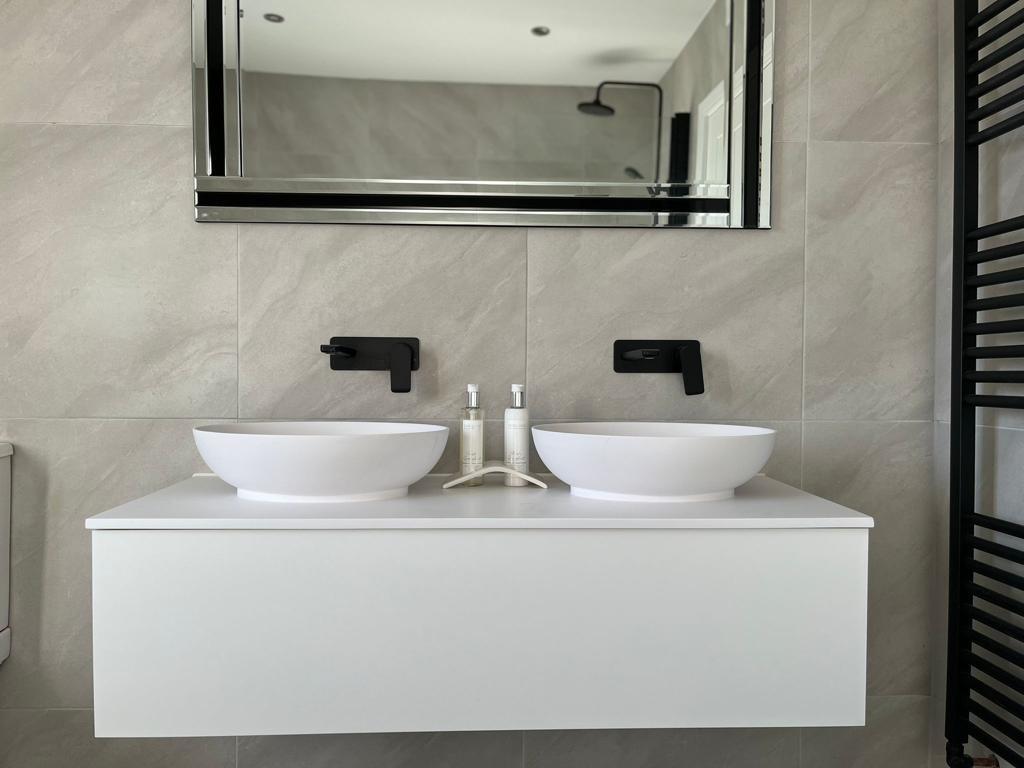 A recent buyers en suite