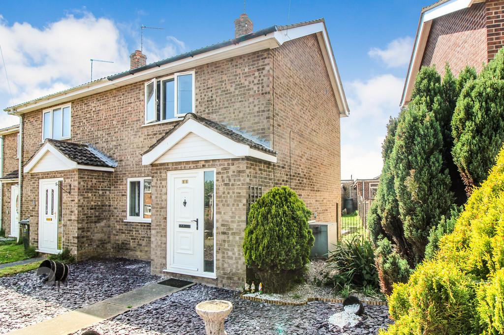 Manorfield Close, Ormesby, Great Yarmouth 2 bed semidetached house £190,000
