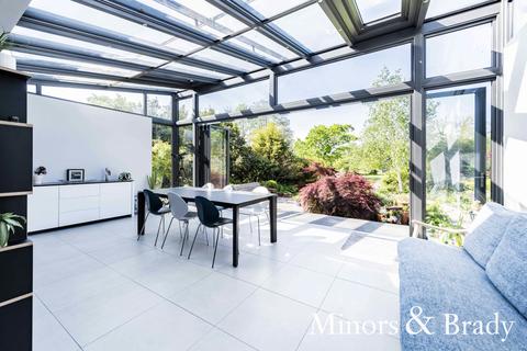 Hawkwood Meadow Drive, Hoveton, Norwich, NR12 8UN