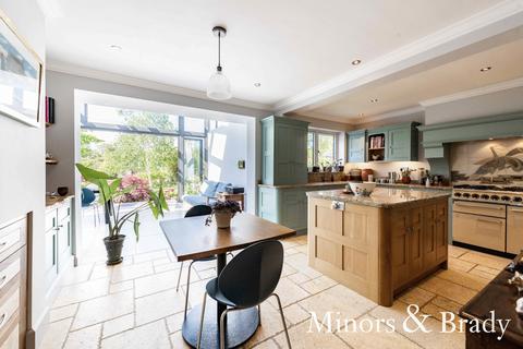 Hawkwood Meadow Drive, Hoveton, Norwich, NR12 8UN