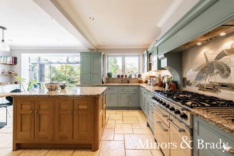 Hawkwood Meadow Drive, Hoveton, Norwich, NR12 8UN