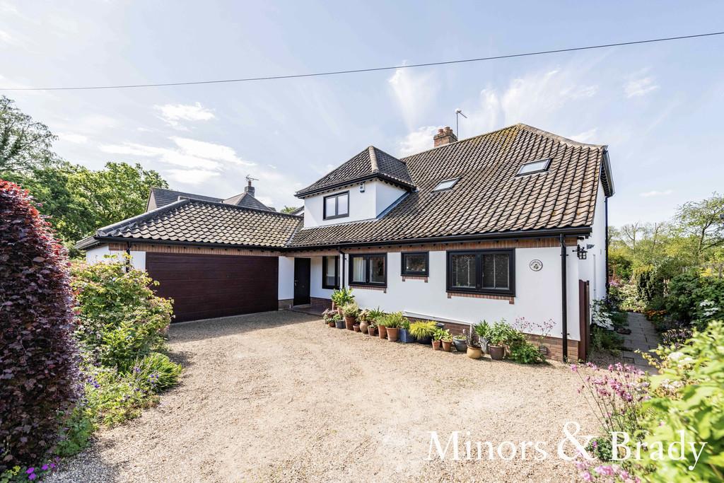 Meadow Drive, Hoveton 4 bed detached house £1,400,000