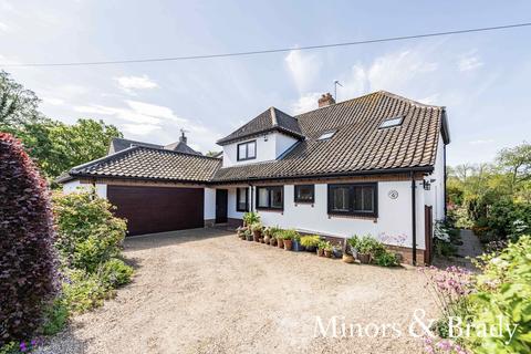 Hawkwood Meadow Drive, Hoveton, Norwich, NR12 8UN