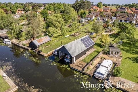Hawkwood Meadow Drive, Hoveton, Norwich, NR12 8UN