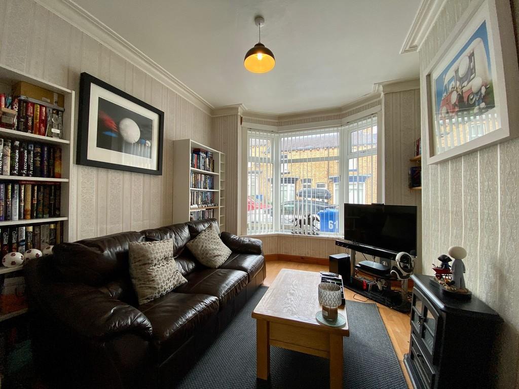 Highfield, Scarborough 2 bed terraced house £150,000