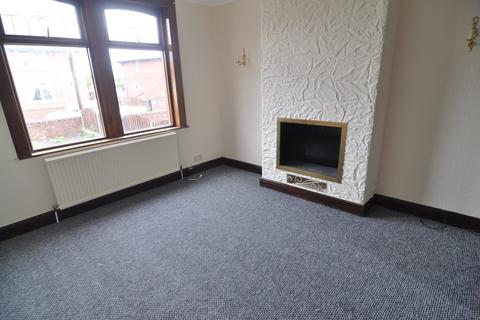 3 bedroom semi-detached house to rent, Loxley Ave, Wombwell
