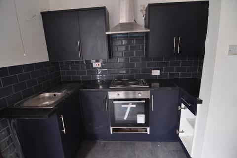 3 bedroom semi-detached house to rent, Loxley Ave, Wombwell