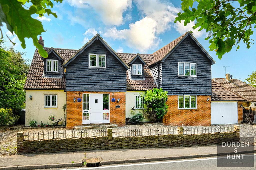 Maldon Road, Hatfield Peverel, CM3 4 bed detached house £900,000