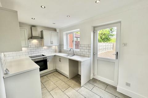 2 bedroom terraced house to rent, Brendon Grove, Bingham